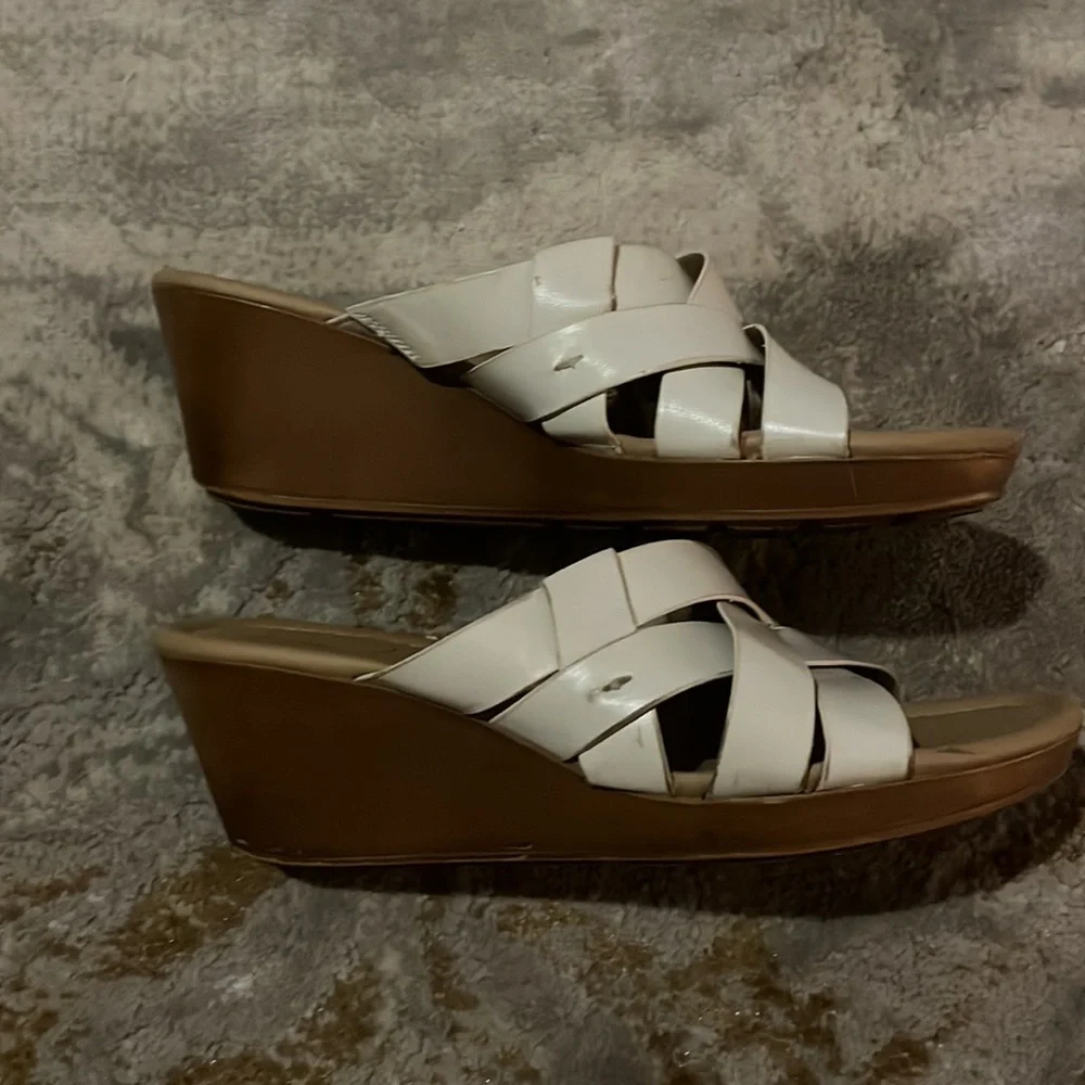 Kim Rogers White Sandals - Picture 3 of 7